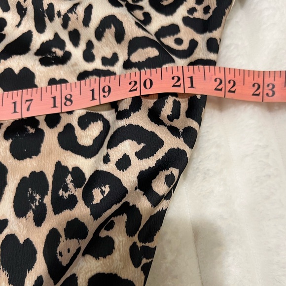 B15 TAHARI, ARTHUR S. LEVINE DRESS SIZE 14.  BUST:22”, Waist:17.5” Length:50”. - Picture 11 of 14